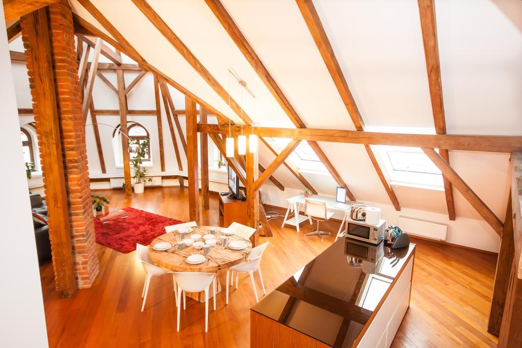 Luxury Loft Lägenhet Prag Exteriör bild